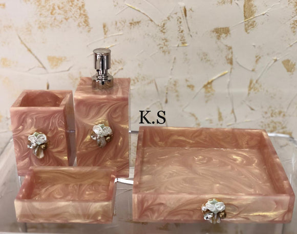 New  Resin Bathroom Set With Broach-SSHD001P