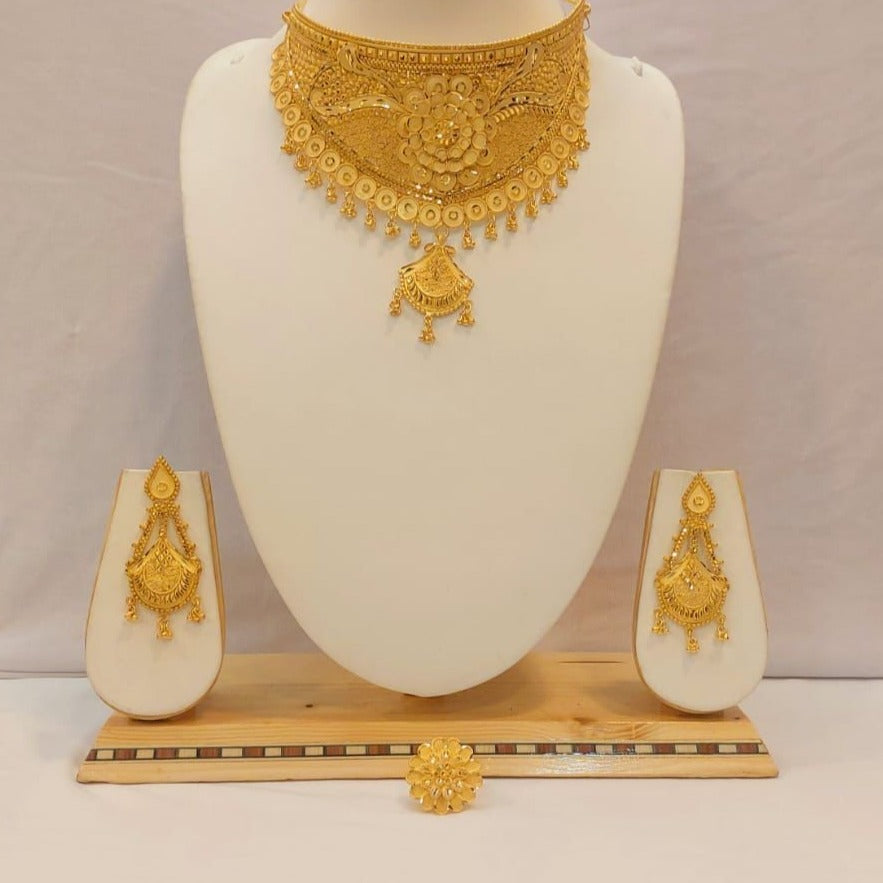 SOJA, 24 KT GOLD PLATED CHOKER NECKLACE SET WITH ADJUSTABLE FINGER