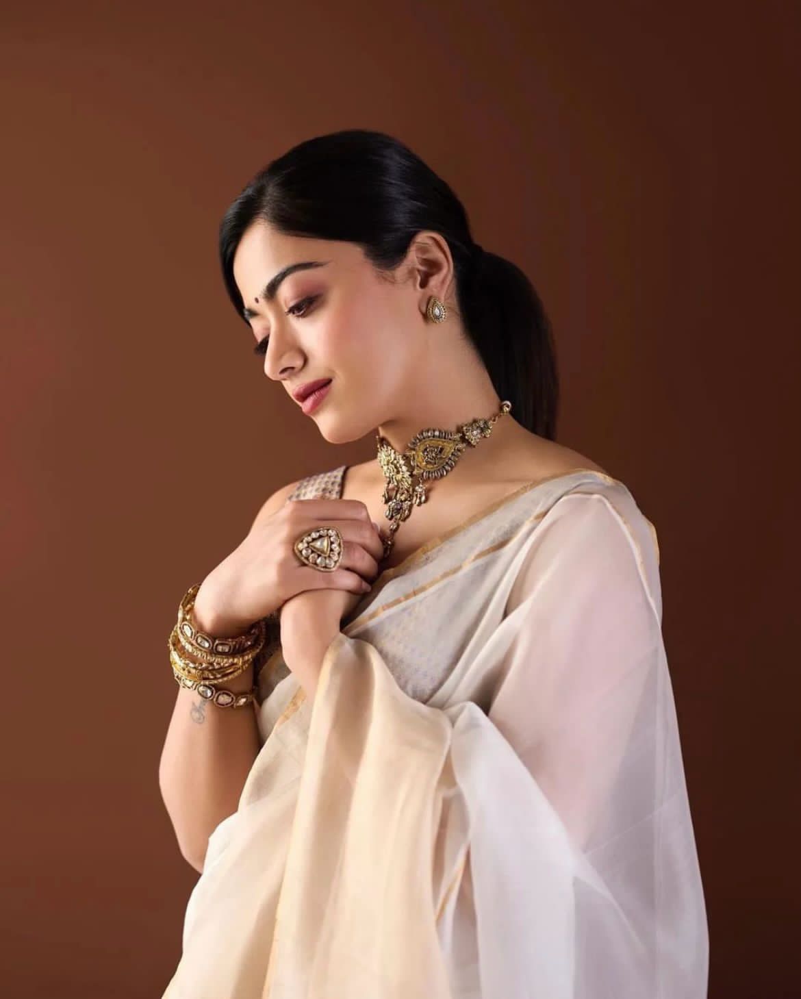 Women Earrings Saree - Buy Women Earrings Saree online in India