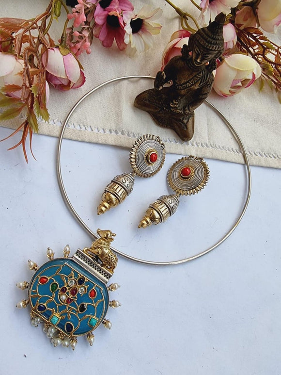Nandi Design Oxidised silver and Gold Dual Finish Hansuli Necklace Set for Women -MARTI001HNSA