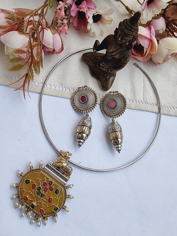 Nandi Design Oxidised silver and Gold Dual Finish Hansuli Necklace Set for Women -MARTI001HNSE