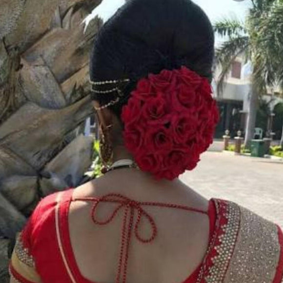 Handcrafted Red Rose And Mogra Bun Hair Accessory – Priyaasi