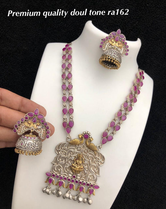 Dual Tone  Necklace Set With Pink Stones.