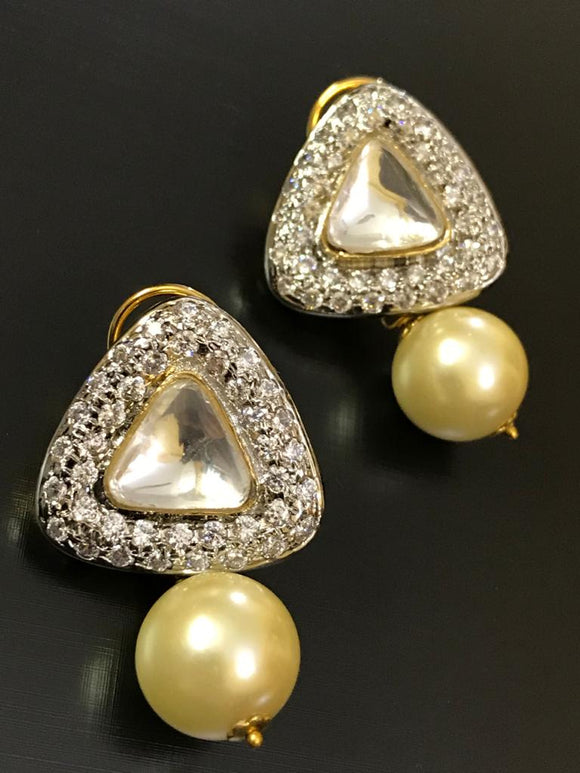 STYLISH KUNDAN STUD EARRING FOR WOMEN-MOESE001