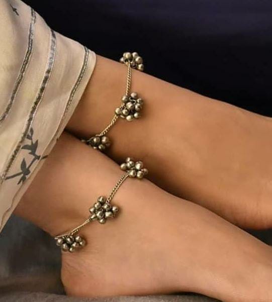 ETHNIC OXIDISED SILVER GUNGHROO ANKLETS FOR WOMEN -MOSAW001