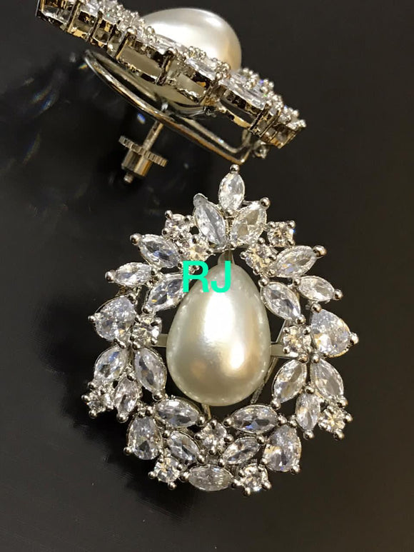 PLATINUM FINISH DIAMOND REPLICA EARRINGS WITH PEARL-MODE001