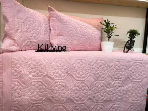 PINK COLOR QUILTED BED COVER WITH PILLOW COVERS FROM HERITAGE -SGANSBC001P