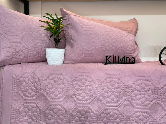 ONION PINK COLOR QUILTED BED COVER WITH PILLOW COVERS FROM HERITAGE -SGANSBC001OP
