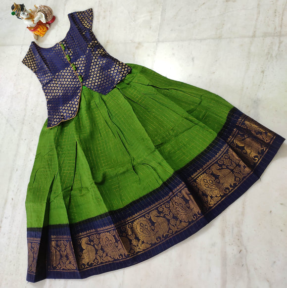 Traditional Madurai Sungudi cotton Zari checks & Banarasi Brocade lehenga blouse set-SRILBS001GB