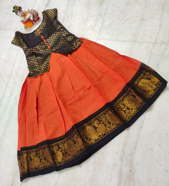 Traditional Madurai Sungudi cotton Zari checks & Banarasi Brocade lehenga blouse set-SRILBS001OB