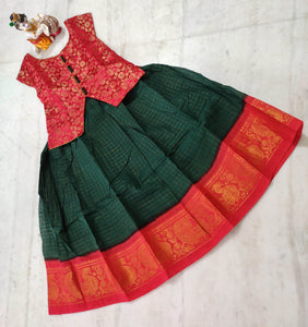 Traditional Madurai Sungudi cotton Zari checks & Banarasi Brocade lehenga blouse set-SRILBS001GR