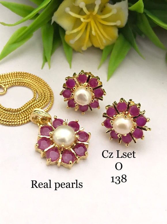 DAISY , PEARL EARRINGS AND PENDANT CHAIN SET FOR WOMEN -GANU001DP