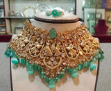 GREEN RAJWADA HEAVY MATTE GOLD FINISH BRIDAL CHOKER NECKLACE SET WITH MAANGTIKKA FOR WOMEN -SAND001G