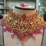 PINK RAJWADA HEAVY MATTE GOLD FINISH BRIDAL CHOKER NECKLACE SET WITH MAANGTIKKA FOR WOMEN -SAND001P