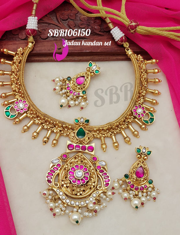 JAYA BARATHI, JADAU KUNDAN MATTE GOLD FINISH NECKLACE SET FOR WOMEN -SAY001JB