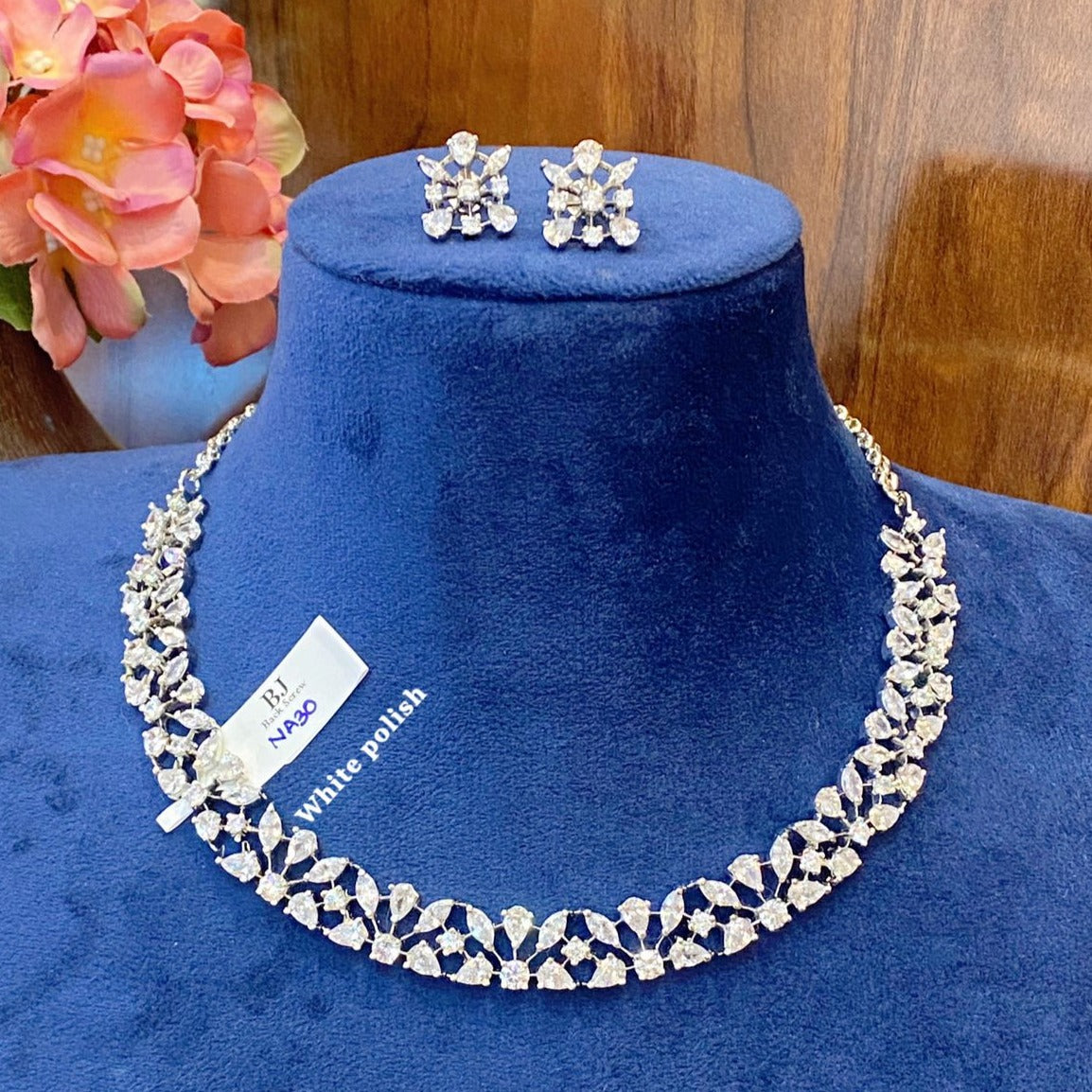 ANGELINA, BEAUTIFUL DIAMOND REPLICA NECKLACE SETS WITH BACK SCREW-MOE001DRNS