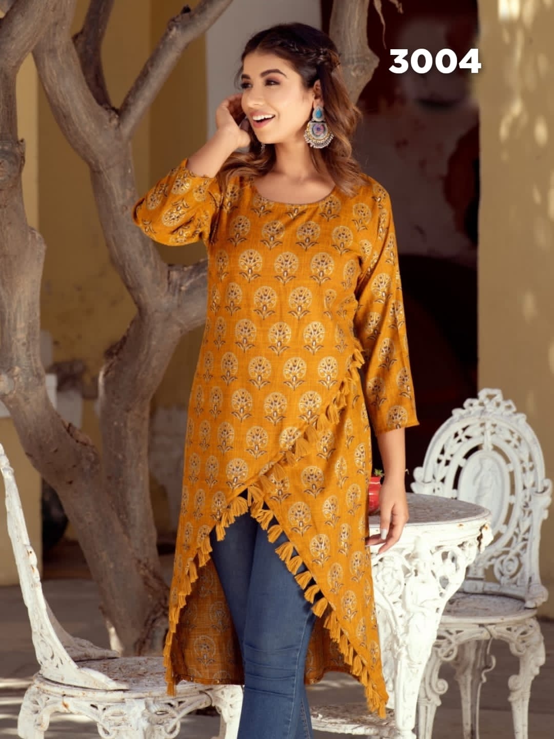 Buy Women's Yellow Printed Sleeveless Kurti Dress Online at Bewakoof