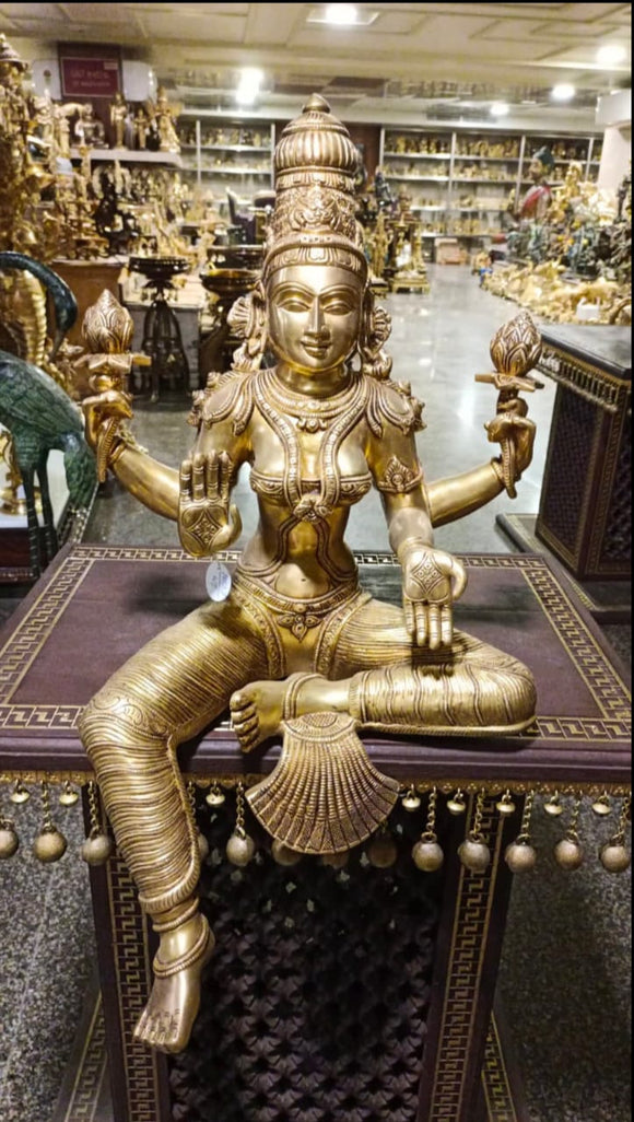 Goddess Lakshmi Idol in pure Brass with fine detailing - MK001GL