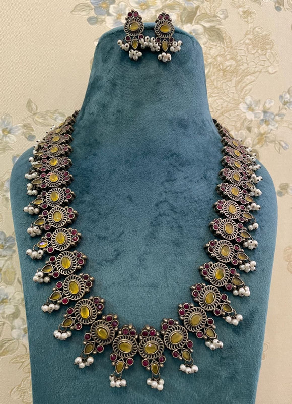 Anita, elegant Oxidised silver finish necklace set for women-RITU001NSY