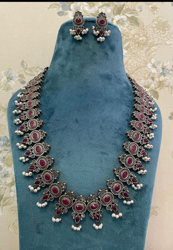 Ruby, elegant Oxidised silver finish necklace set for women-RITU001NSR