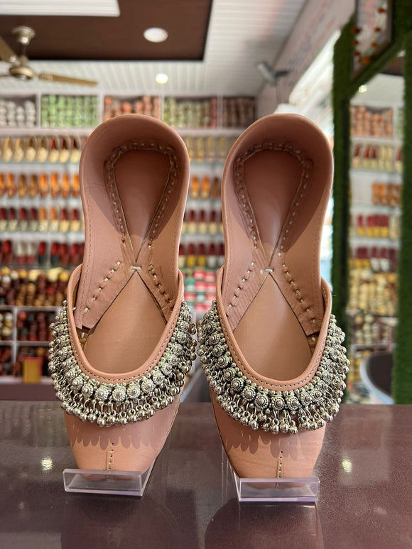 Peachy pink shade Beautiful Gungroo Juttis /mojari for women -JC001GMPC