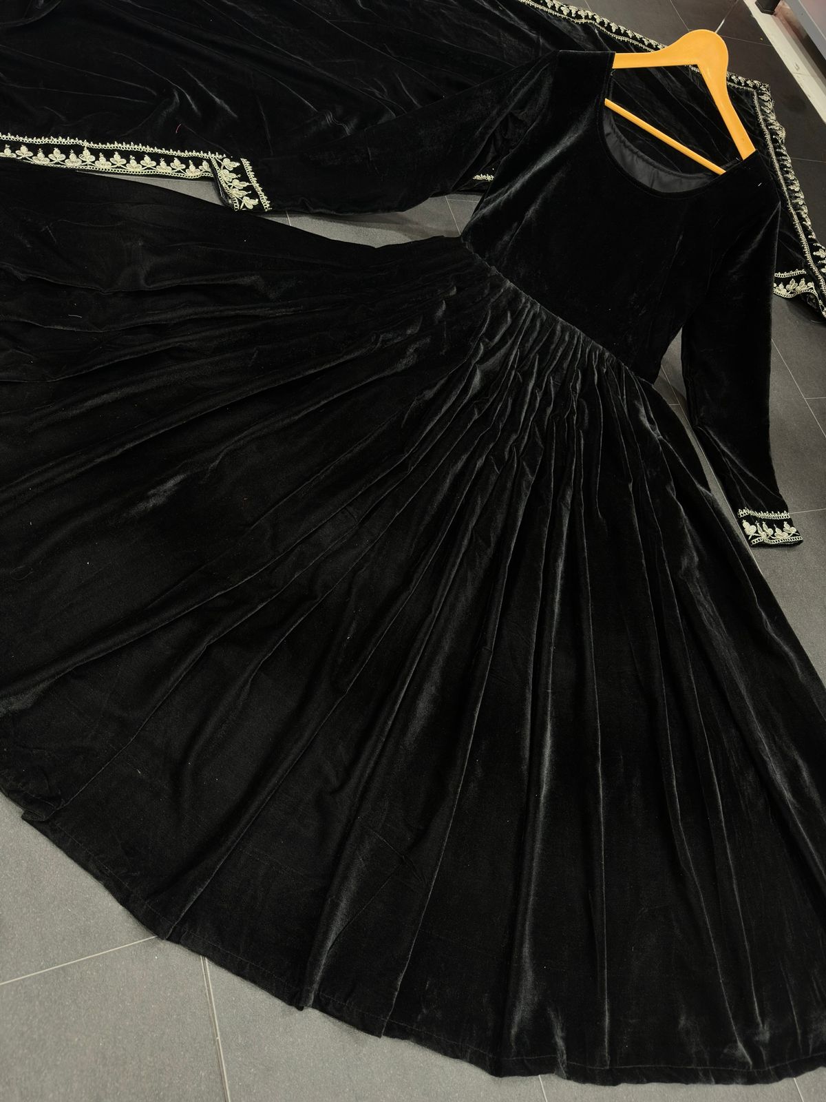 Ever-Beauty Women's Velvet Long Sleeve Mermaid Evening Dress with Slit  Formal Wedding Guest Dress (Black, 2) at Amazon Women's Clothing store