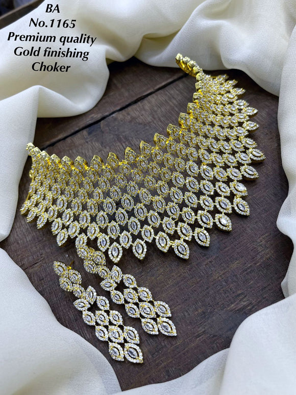 Stone Studded Golden Choker Necklace Set 465JW02