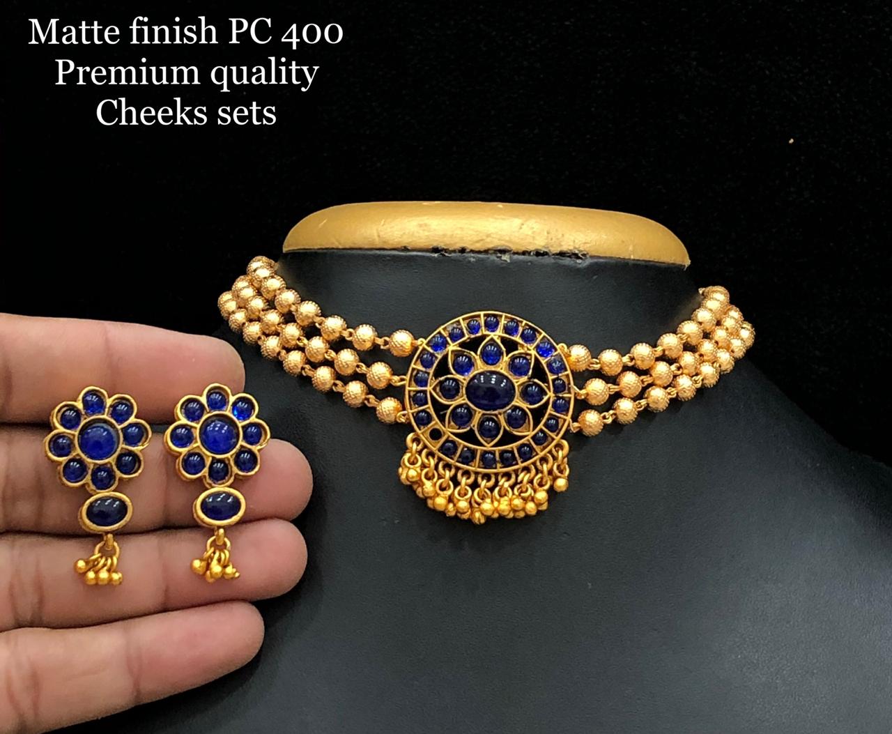 SAPHIRE BLUE KEMP STONE GOLD TONE CHOKER NECKLACE FOR WOMEN – www