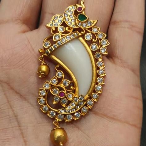 Tiger Nail Gold Pendant Lion Claw Pendant Golden Tiger Nail