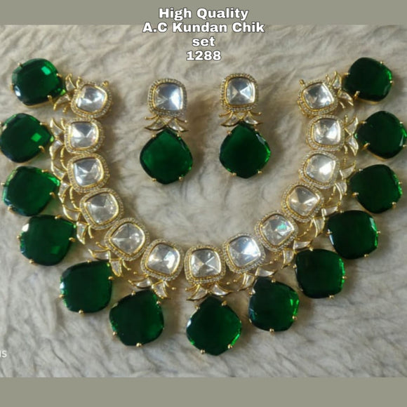 Buy Green Stone Necklace in India | Chungath Jewellery Online- Rs.  159,260.00