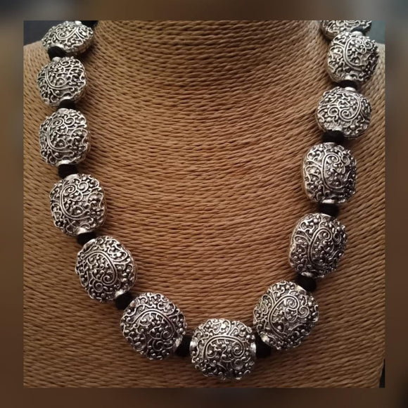 TRENDY OXIDISED SILVER THREAD  NECKLACE FOR WOMEN