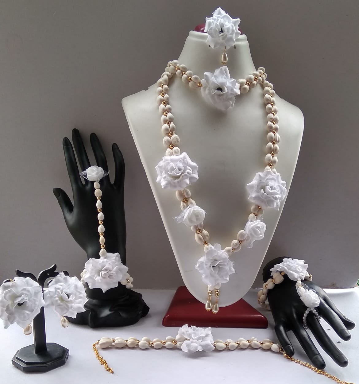 Anekaant Black & White Floral Paper Quilling Necklace with Earrings